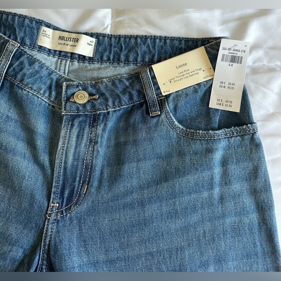NWTs Hollister Sz 8 LowRise Loose Through Hip and Thigh Straight Leg Jeans - Picture 3 of 6